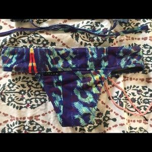 NWOT Jolyn Printed Softy II Bikini Bottom, Small